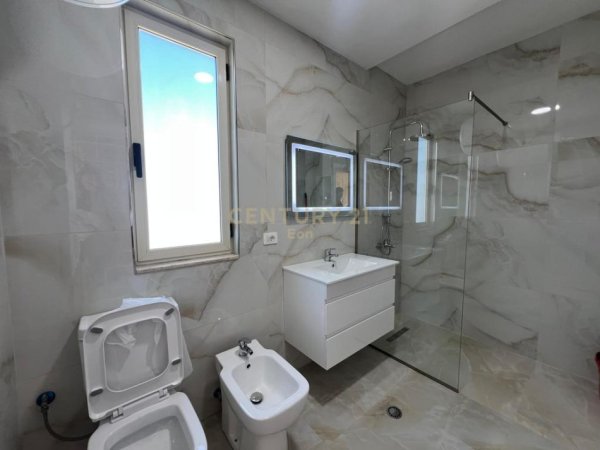 Durres, shitet apartament 2+1+Aneks+Ballkon Kati 9, 115 m² 160.000 € (Drejtoria e Policise Durres)