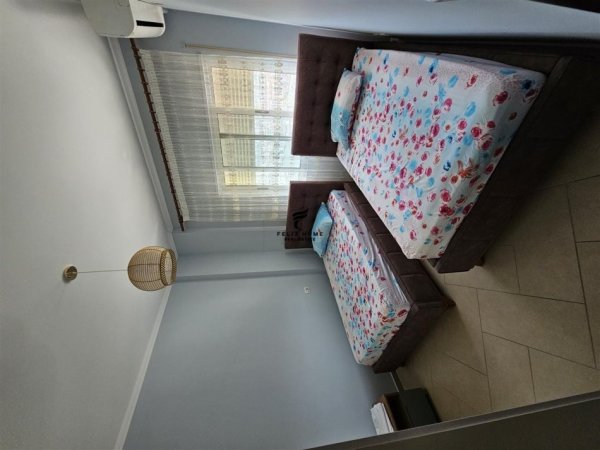 Tirane, jepet me qera apartament 2+1 Kati 2, 100 m² 650 € (LIQENI I THATE)