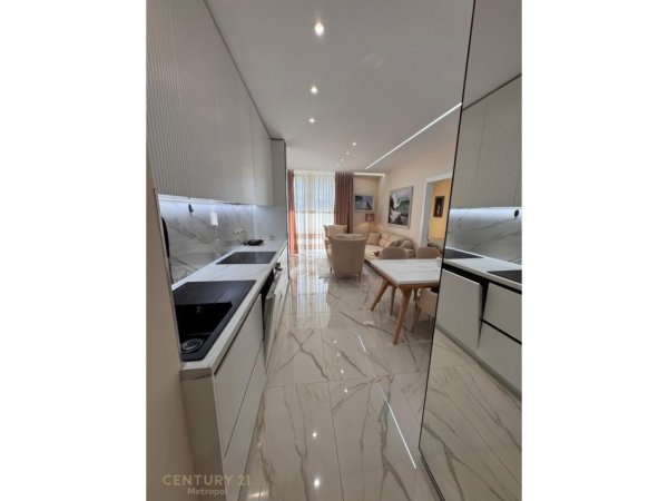 Tirane, jepet me qera apartament 2+1 Kati 12, 103 m² 1.500 € (Mine Peza)