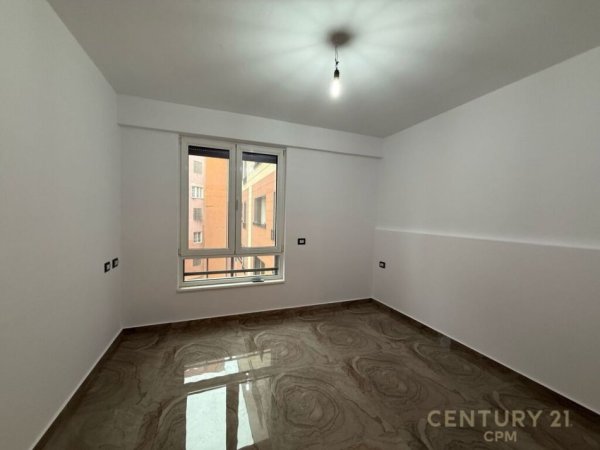 Tirane, jepet me qera zyre Kati 6, 93 m² 1.100 € (Myslym Shyri)