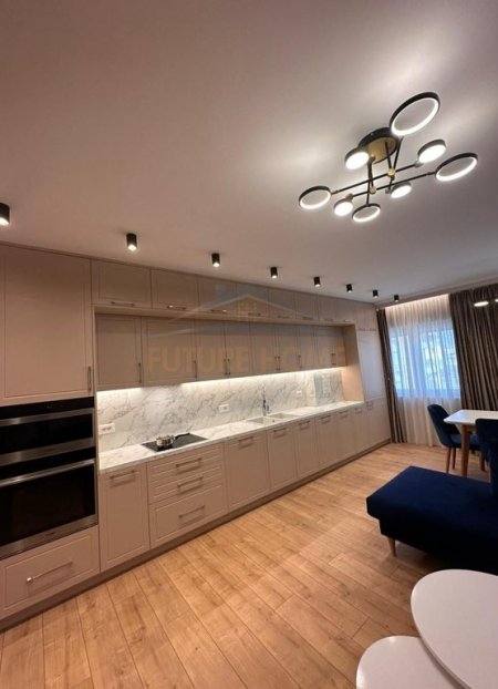 Tirane, jap me qera apartament 3+1+Ballkon Kati 5, 118 m² 1.100 € (Stacioni Trenit)