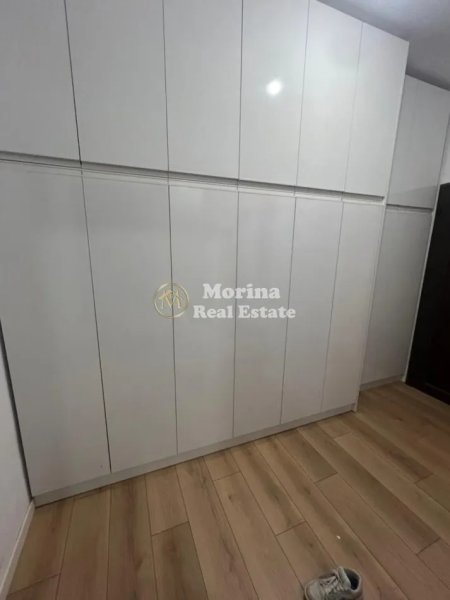 Tirane, jepet me qera apartament 1+1 Kati 5, 58 m² 400 € (Casa Italia)