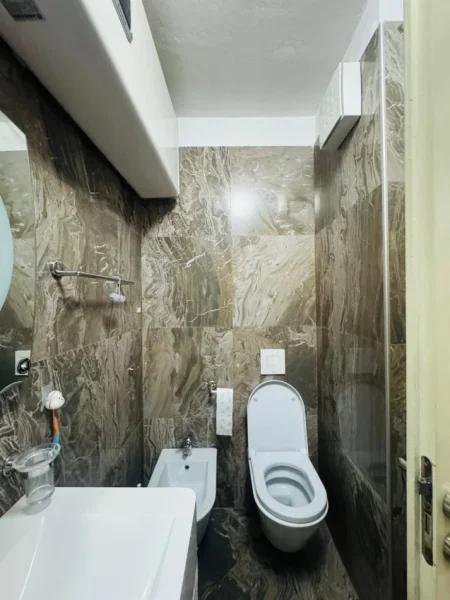 Tirane, jepet me qera apartament 2+1+Ballkon Kati 2, 120 m² 800 € (, Qender , Rruga Sulejman Pasha ,)