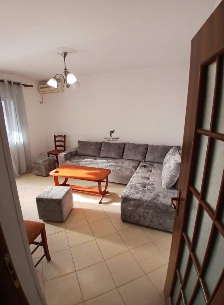 Tirane, jepet me qera apartament 2+1 Kati 4, 65 m² 450 € (SHKOLLA E BASHKUAR)