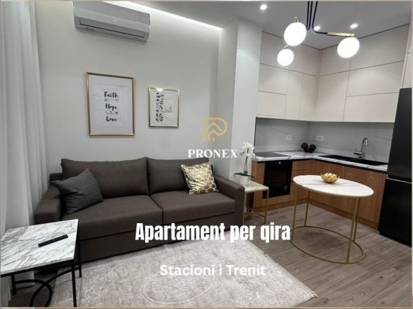 Tirane, jepet me qera apartament 1+1+Ballkon Kati 8, 50 m² 620 € (Stacioni i Trenit, Kompleksi Lura)