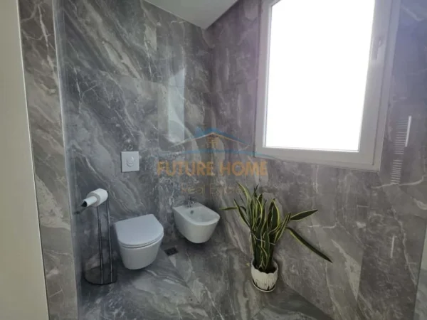 JEPET ME QERA APARTAMENT 3+1 NE QENDER, BULEVARDI ZOGU I-RE