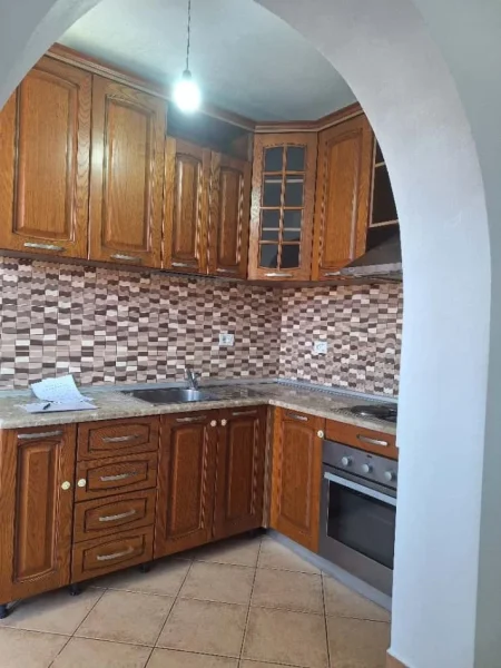 Tirane, shitet apartament 2+1 Kati 5, 66 m² 75.000 €