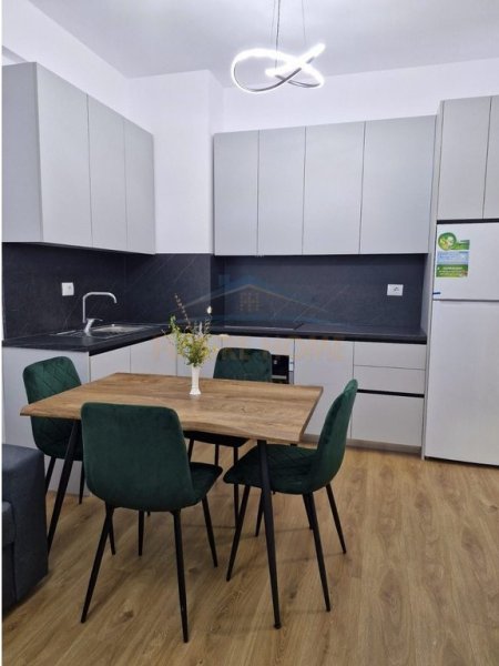 Tirane, jepet me qera apartament 1+1 Kati 3, 52 m² 450 € (Ali Demi)
