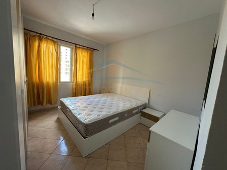Tirane, jap me qera apartament 2+1 Kati 2, 90 m² 550 € 