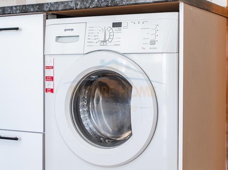 Durres, jepet me qera garsonier 1+1 Kati 7, 400 € 