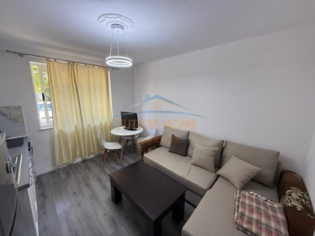 Tirane, jepet me qera apartament 1+1 Kati 1, 55 m² 450 € 