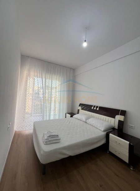 Tirane, jepet me qera apartament 1+1 Kati 3, 65 m² 420 € (Fresku)
