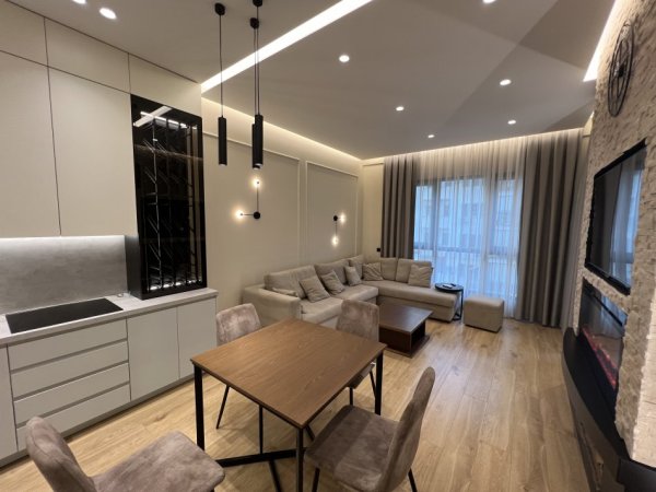Tirane, jap me qera apartament 1+1+Ballkon Kati 8, 75 m² 850 € (Kompleksi Square 21)