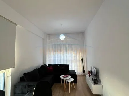 Tirane, shitet apartament 1+1 Kati 3, 65 m² 