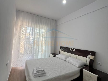 Tirane, shitet apartament 1+1 Kati 3, 65 m² 