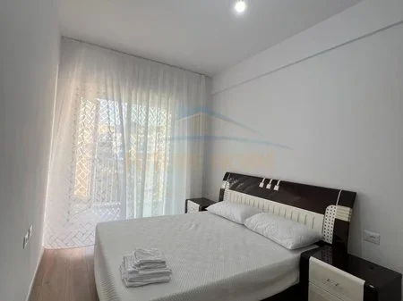 Tirane, shitet apartament 1+1 Kati 3, 65 m² 