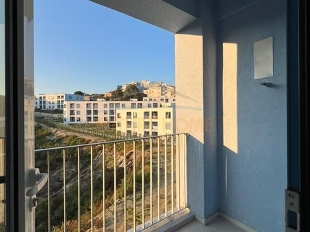 Tirane, shitet apartament 1+1 Kati 3, 65 m² 