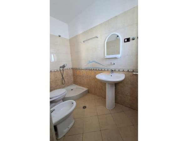 Tirane, jepet me qera apartament 2+1 Kati 5, 100 m² 500 € 