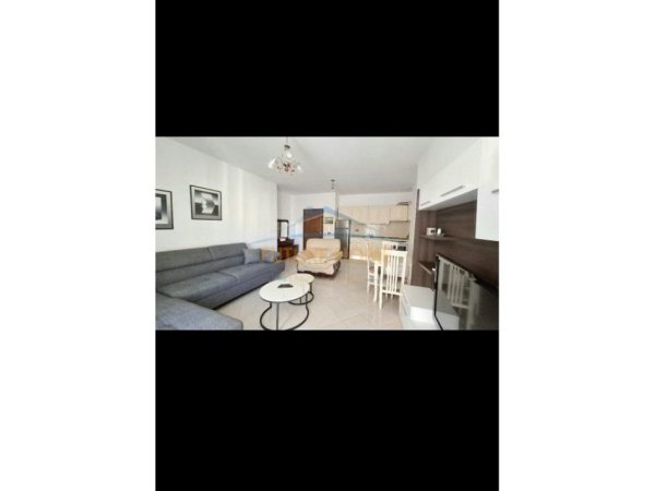 Tirane, jepet me qera apartament 2+1 Kati 5, 100 m² 500 € 