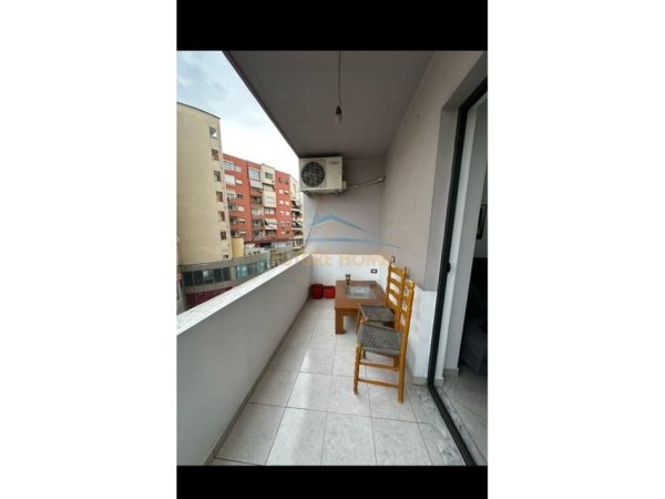 Tirane, jepet me qera apartament 2+1 Kati 5, 100 m² 500 € 