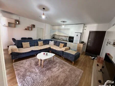 Tirane, jepet me qera apartament 1+1 Kati 3, 62 m² 400 € 
