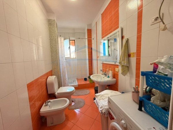 Tirane, shitet apartament 2+1 Kati 4, 85 m² 235.000 € (Pazari i Ri)