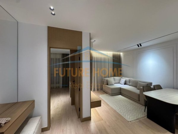 Tirane, jepet me qera apartament 1+1+Post Parkimi Kati 5, 65 m² 1.040 €