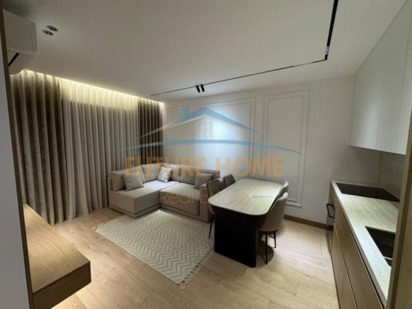 Tirane, jepet me qera apartament 1+1+Post Parkimi Kati 5, 65 m² 1.040 €