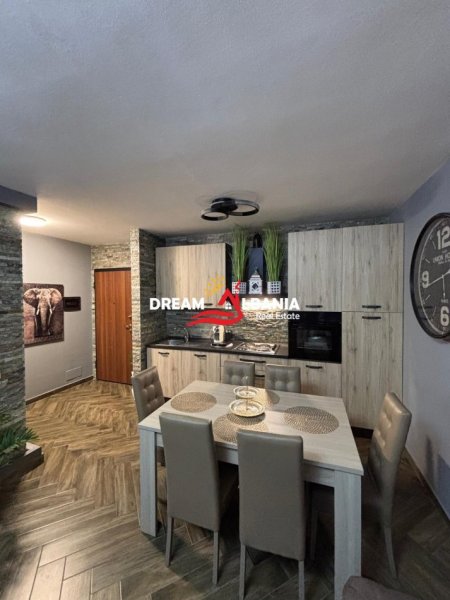 Tirane, jepet me qera apartament 2+1 , 90 m² 700 € (tek Ish Parku, kompleksi Kontakt)