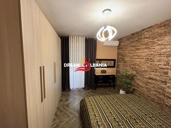 Tirane, jepet me qera apartament 2+1 , 90 m² 700 € (tek Ish Parku, kompleksi Kontakt)