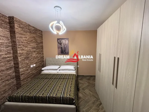 Tirane, jepet me qera apartament 2+1 , 90 m² 700 € (tek Ish Parku, kompleksi Kontakt)