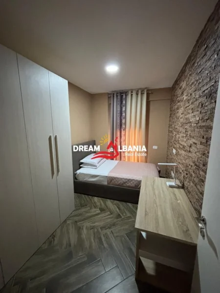 Tirane, jepet me qera apartament 2+1 , 90 m² 700 € (tek Ish Parku, kompleksi Kontakt)