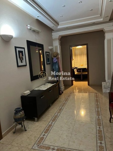 Tirane, jepet me qera shtepi 2+1 Kati 3, 140 m² 600 € (Xhamlliku)