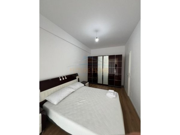 Tirane, jepet me qera apartament 1+1 Kati 3, 65 m² 420 € (OXA, Fresku)