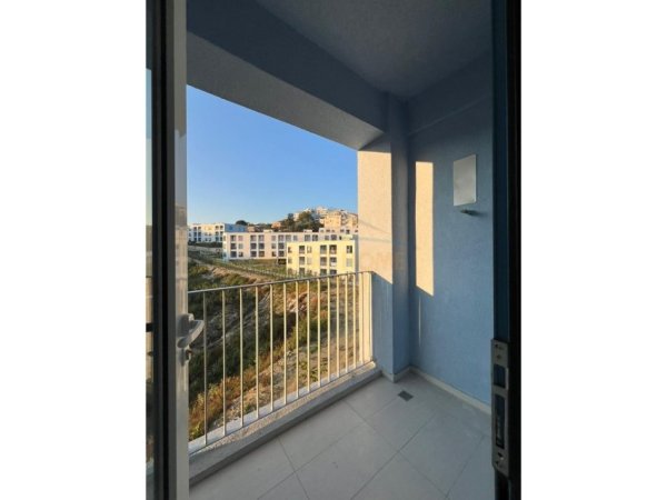 Tirane, jepet me qera apartament 1+1 Kati 3, 65 m² 420 € (OXA, Fresku)
