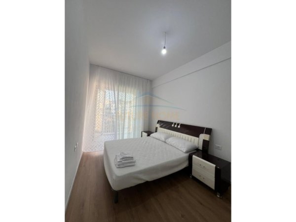 Tirane, jepet me qera apartament 1+1 Kati 3, 65 m² 420 € (OXA, Fresku)