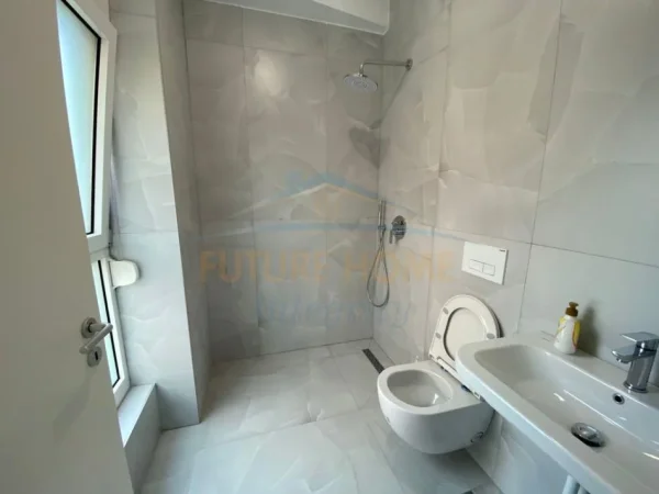 Tirane, jepet me qera garsonier Kati 2, 26 m² (ali demi) 320euro
