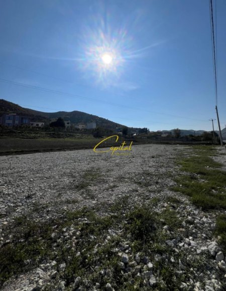 Tirane, jepet me qera toke , 2.200 m² (PEZE HELMES)