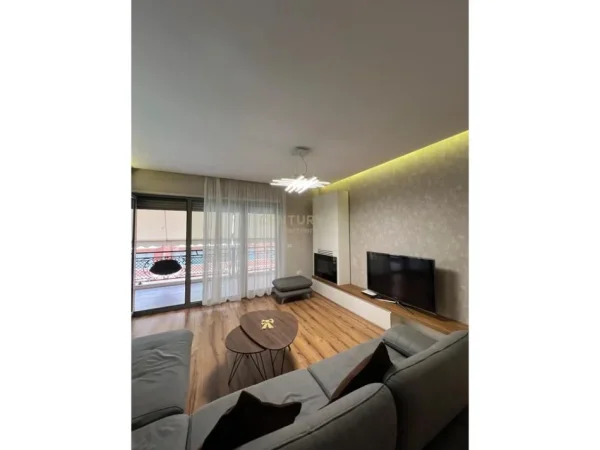 Tirane, jepet me qera apartament 2+1 Kati 2, 120 m² 1.100 € 