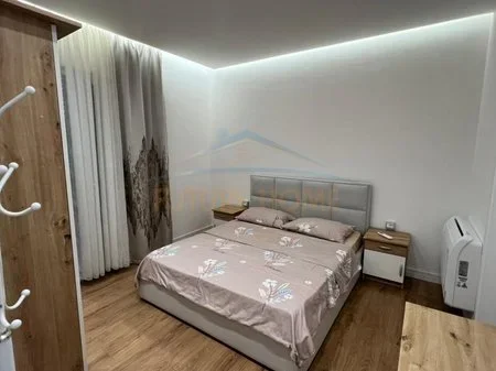 Tirane, jepet me qera apartament 2+1 Kati 7, 90 m² 700 € 