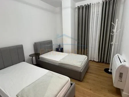 Tirane, jepet me qera apartament 2+1 Kati 7, 90 m² 700 € 