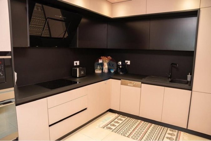 Tirane, jepet me qera apartament 1+1+Aneks+Ballkon , 81 m² 800 € (Rruga Tefta Tashko Koco)