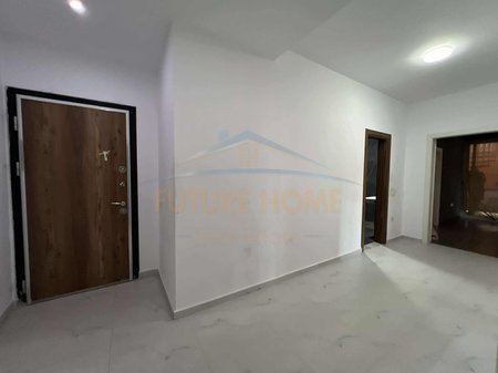 Tirane, shitet apartament 3+1 Kati 8, 145 m² 255.000 € 