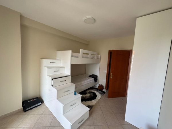 Tirane, jepet me qera apartament 2+1 Kati 4, 100 m² 50000 Leke