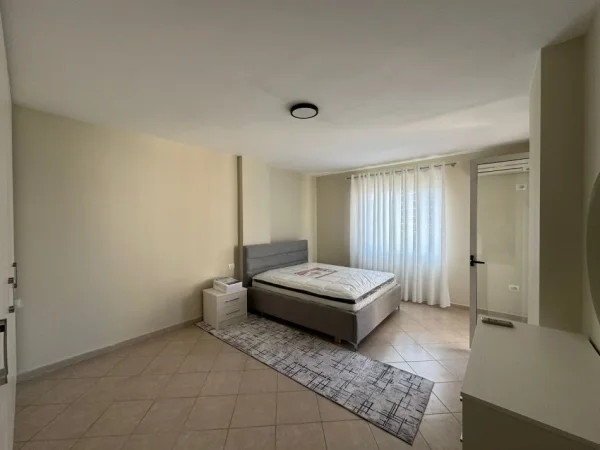 Tirane, jepet me qera apartament 2+1 Kati 4, 100 m² 50000 Leke
