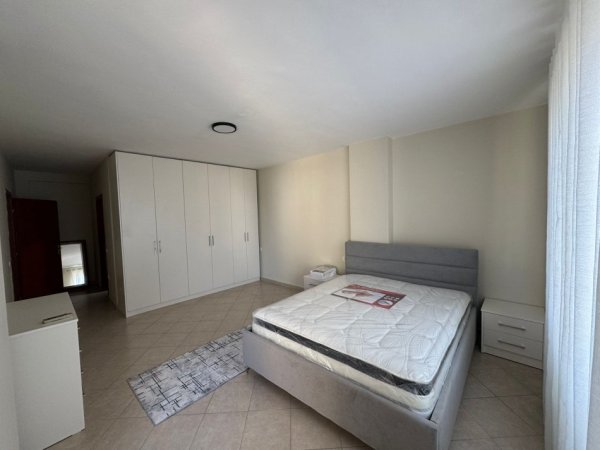 Tirane, jepet me qera apartament 2+1 Kati 4, 100 m² 50000 Leke