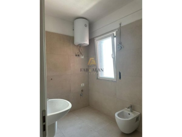 Tirane, shitet apartament 2+1 Kati 4, 96 m² 98.000 € (Kamez)
