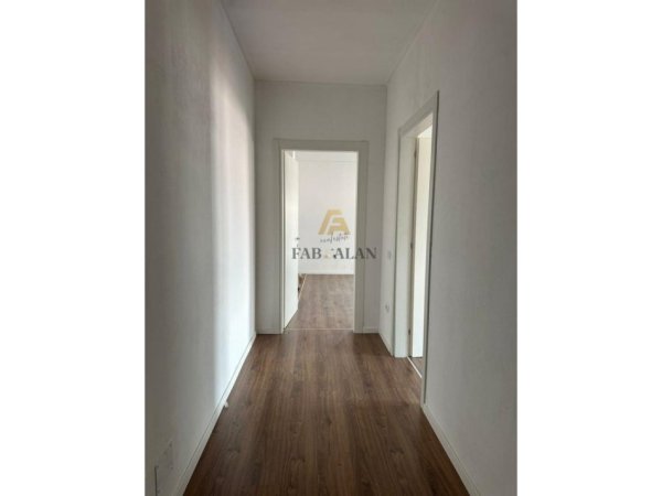Tirane, shitet apartament 2+1 Kati 4, 96 m² 98.000 € (Kamez)
