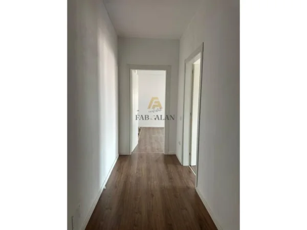 Tirane, shitet apartament 2+1 Kati 4, 96 m² 98.000 € (Kamez)