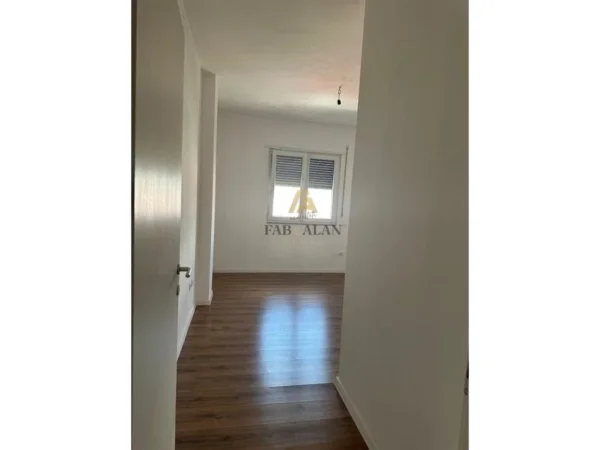 Tirane, shitet apartament 2+1 Kati 4, 96 m² 98.000 € (Kamez)